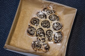 A Christmas tree of Mince Pies