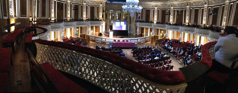 05Pano-terrace-seating